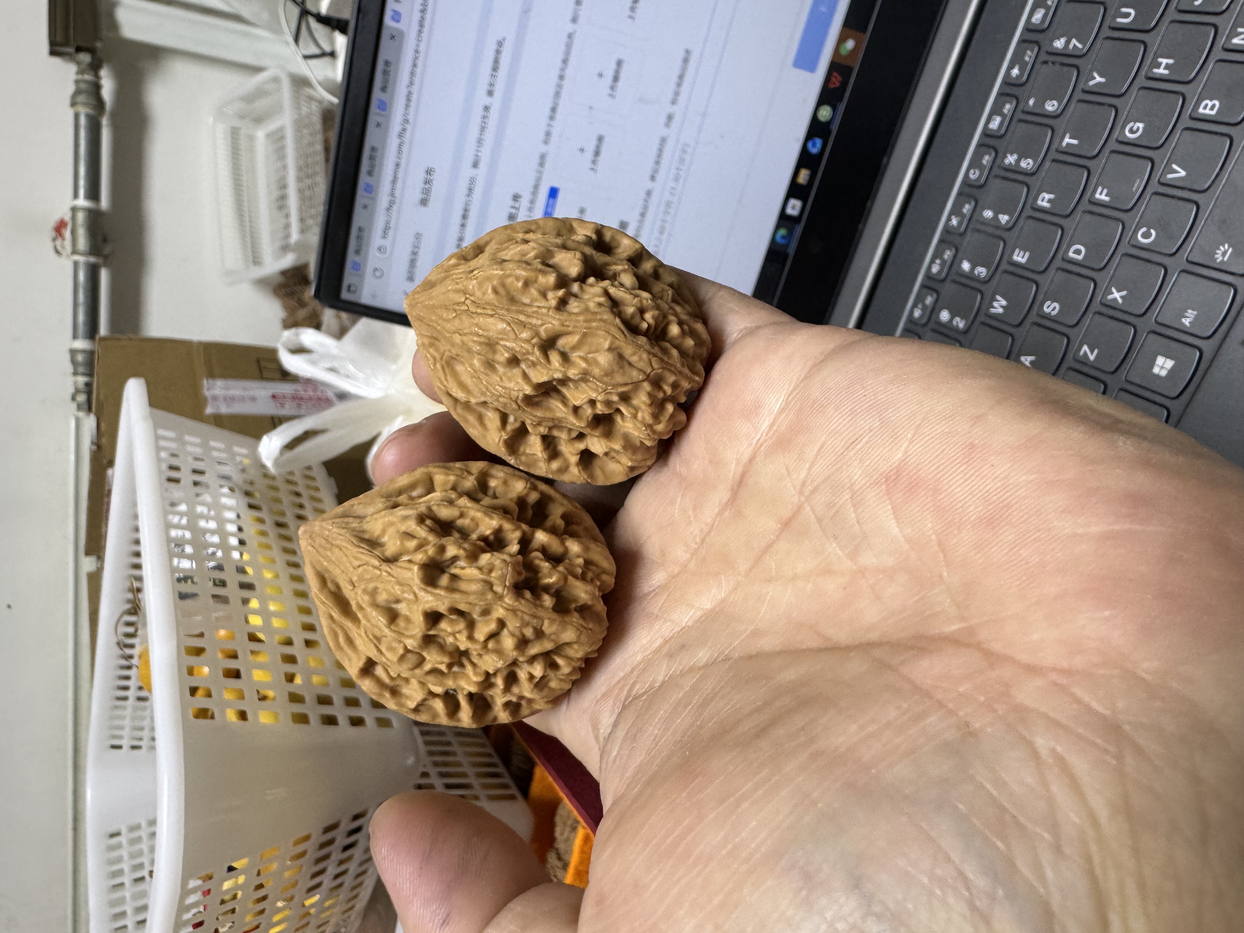 老款鸡心S级文玩核桃