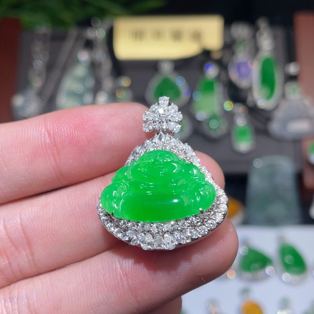 翡翠18K金镶嵌颈饰