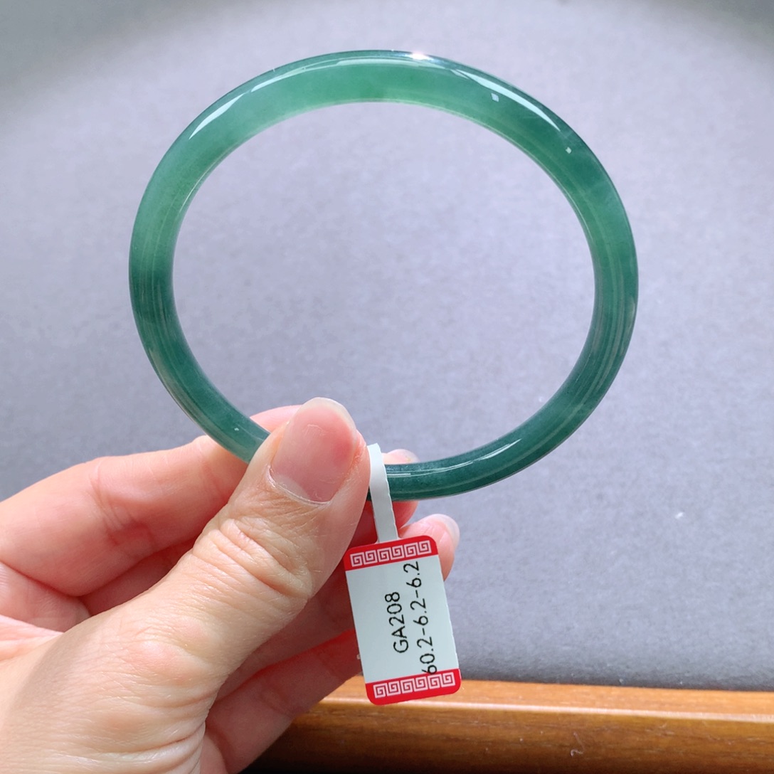 翡翠手镯未镶嵌天然翡翠手镯