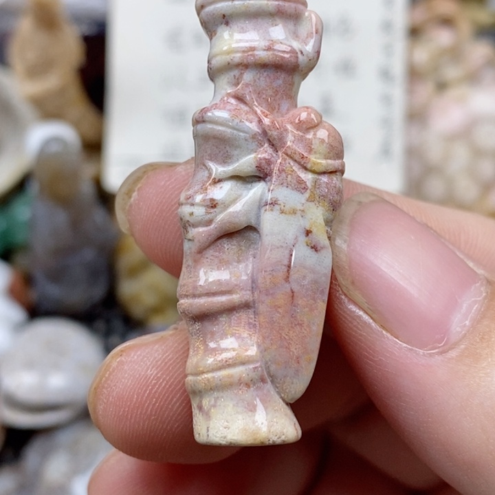 硅化珊瑚（珊瑚玉）未镶嵌颈饰
