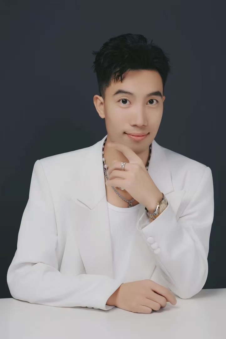 E【小表弟粉丝专属】2025秋冬时尚连衣裙