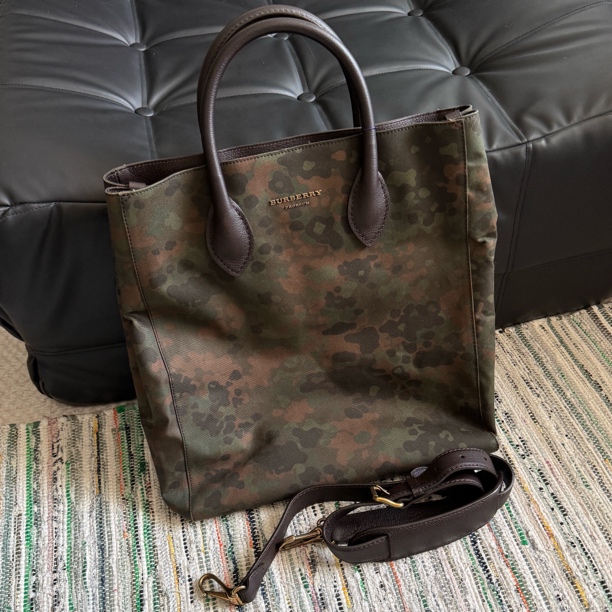 95新 BURBERRY/博柏利 上海自播/巴宝莉单肩包