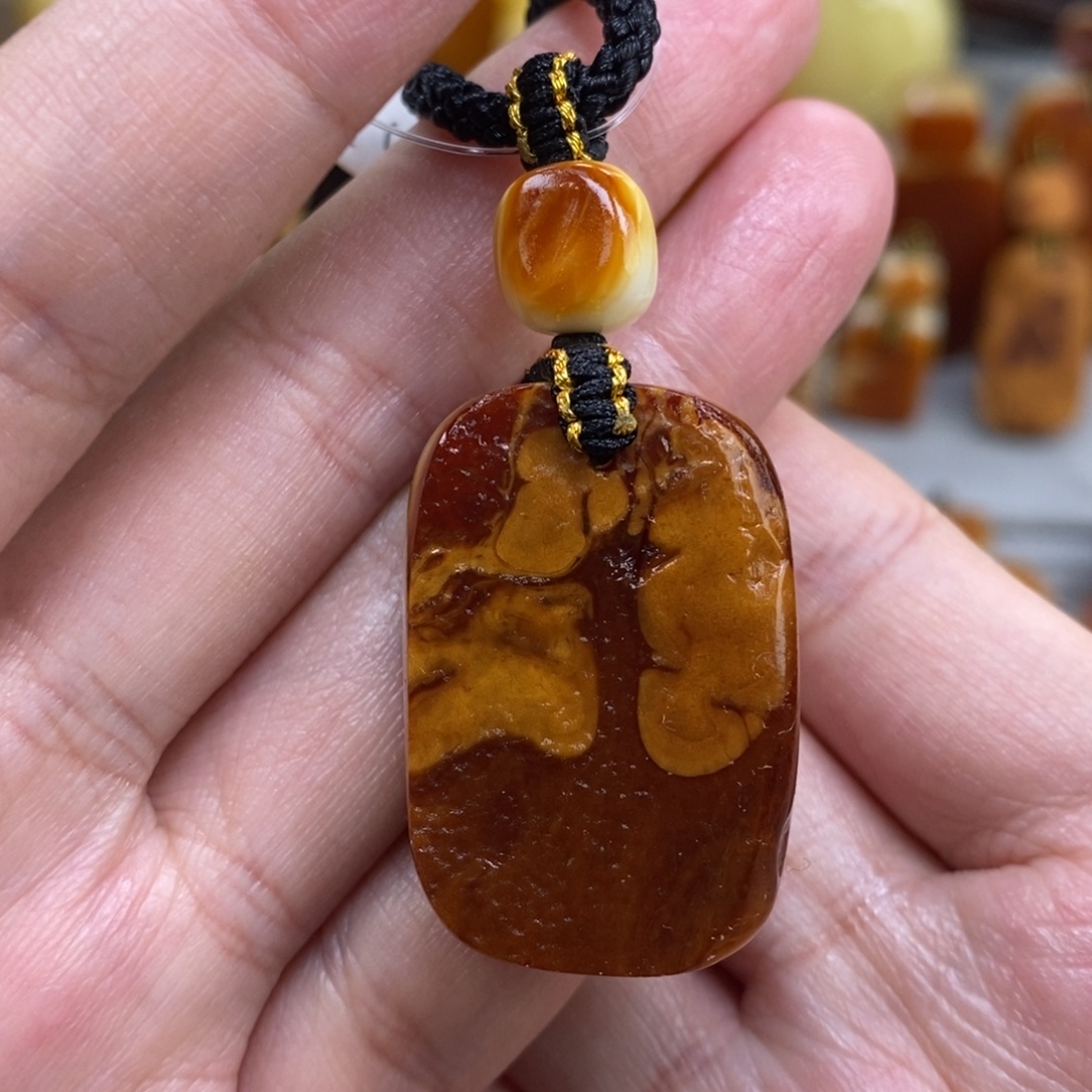 蜜蜡未镶嵌珠宝奇石