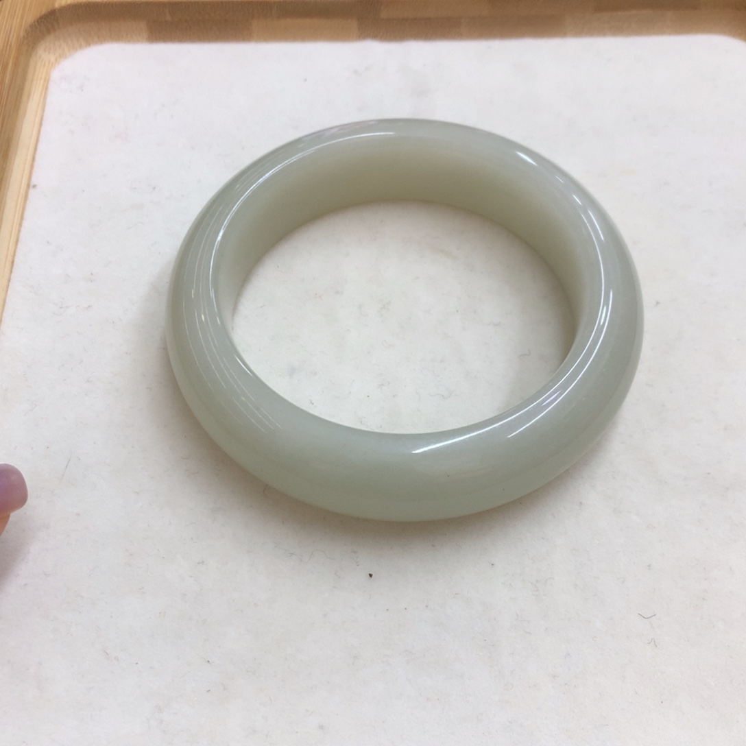 石英质玉未镶嵌手镯