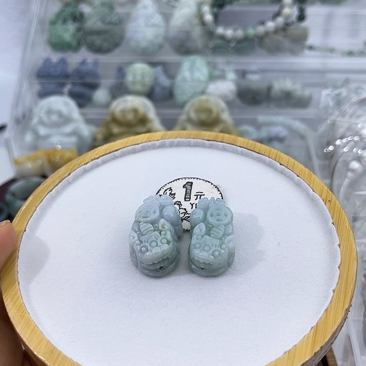 翡翠裸石一对貔貅 天然缅甸A货翡翠