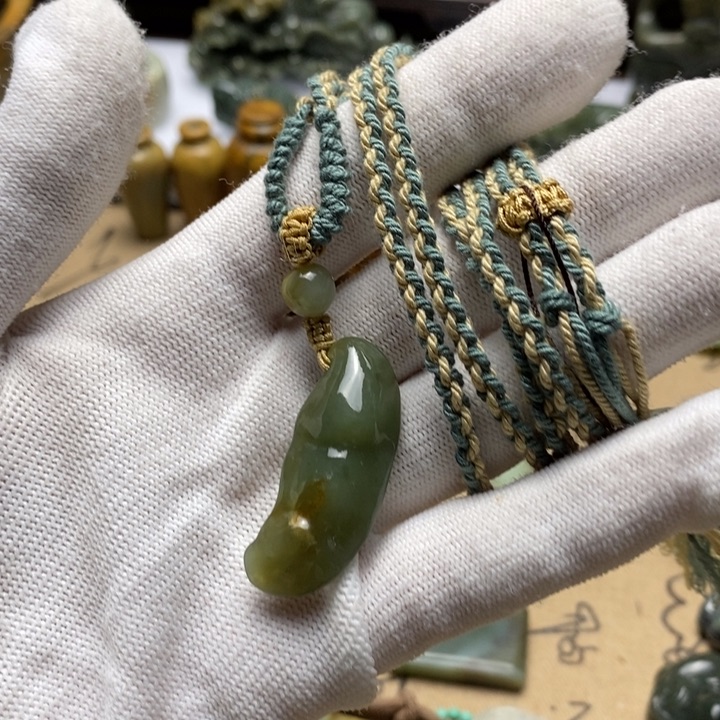 岫岩河磨玉（透闪石质玉）挂件未镶嵌呵*