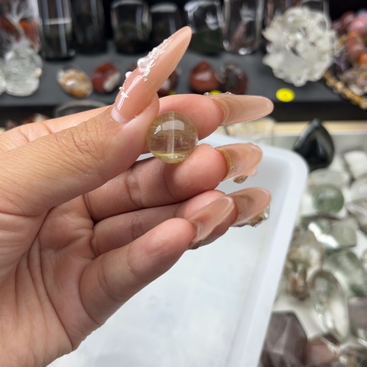 未镶嵌吊坠(赠链)黄晶
