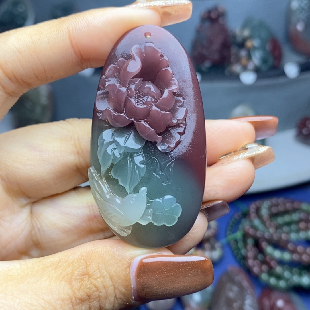 虹***虹未镶嵌吊坠(不含链)玛瑙/玉髓