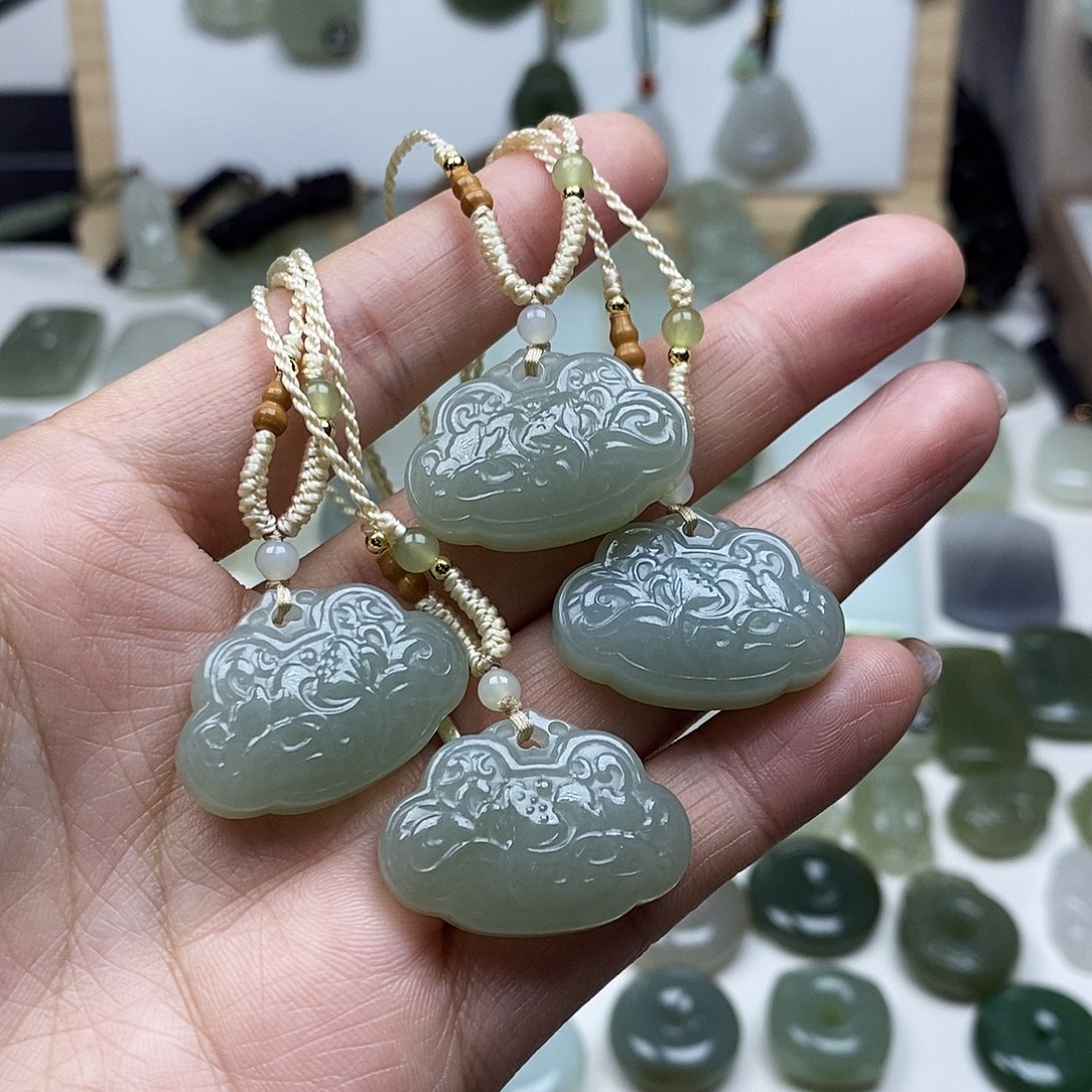 和田玉未镶嵌颈饰平安锁多样性发1件