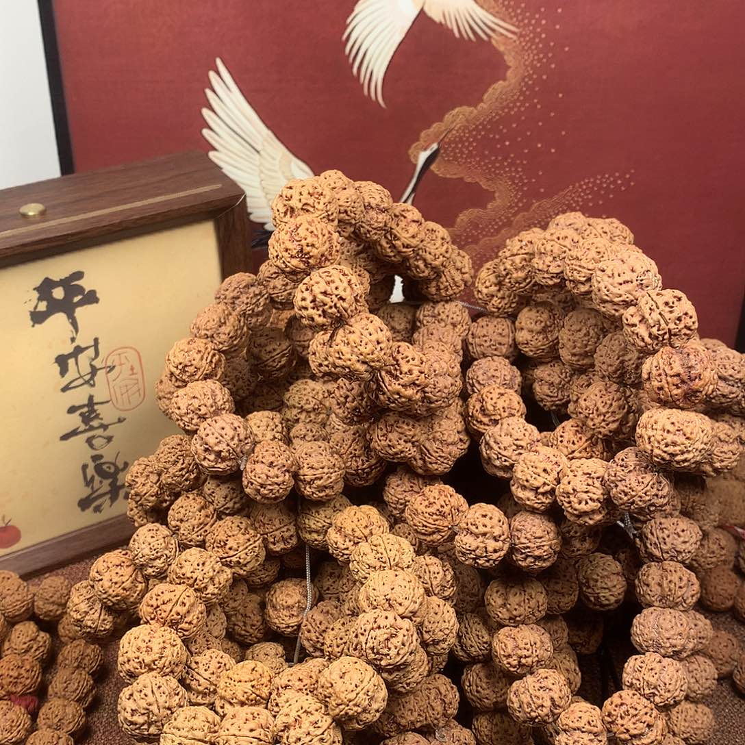 手串金刚菩提a**y2、30条。      