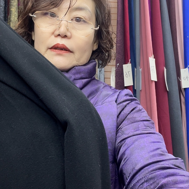 铜氨丝黑2.8米面料厚