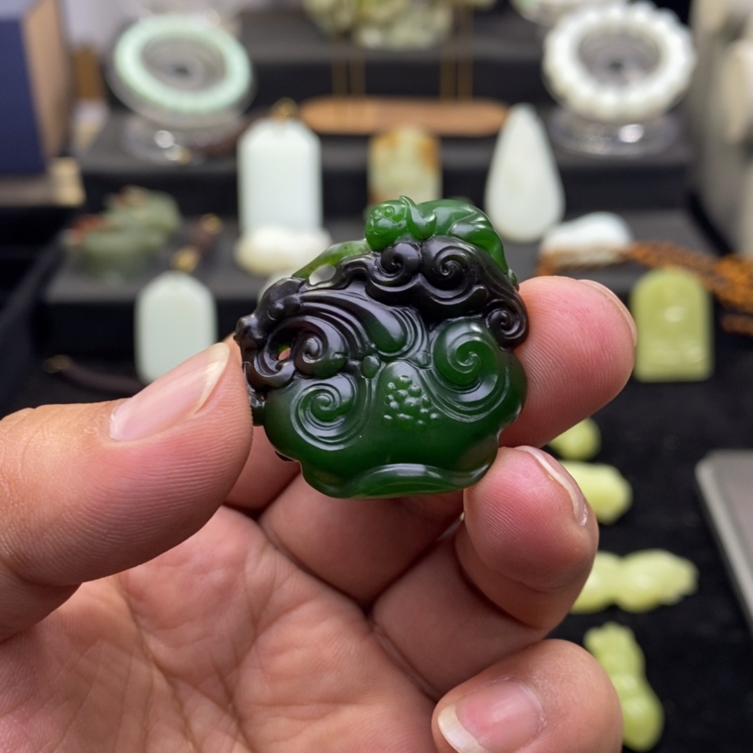和田玉未镶嵌吊坠(不含链)
