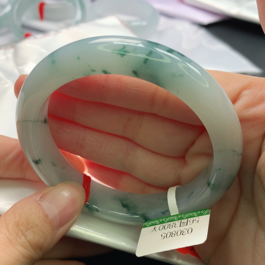 翡翠手镯未镶嵌5657圈