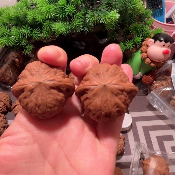 桃核吊坠铁锤妹妹