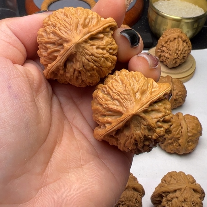 文玩核桃把件静金牛40