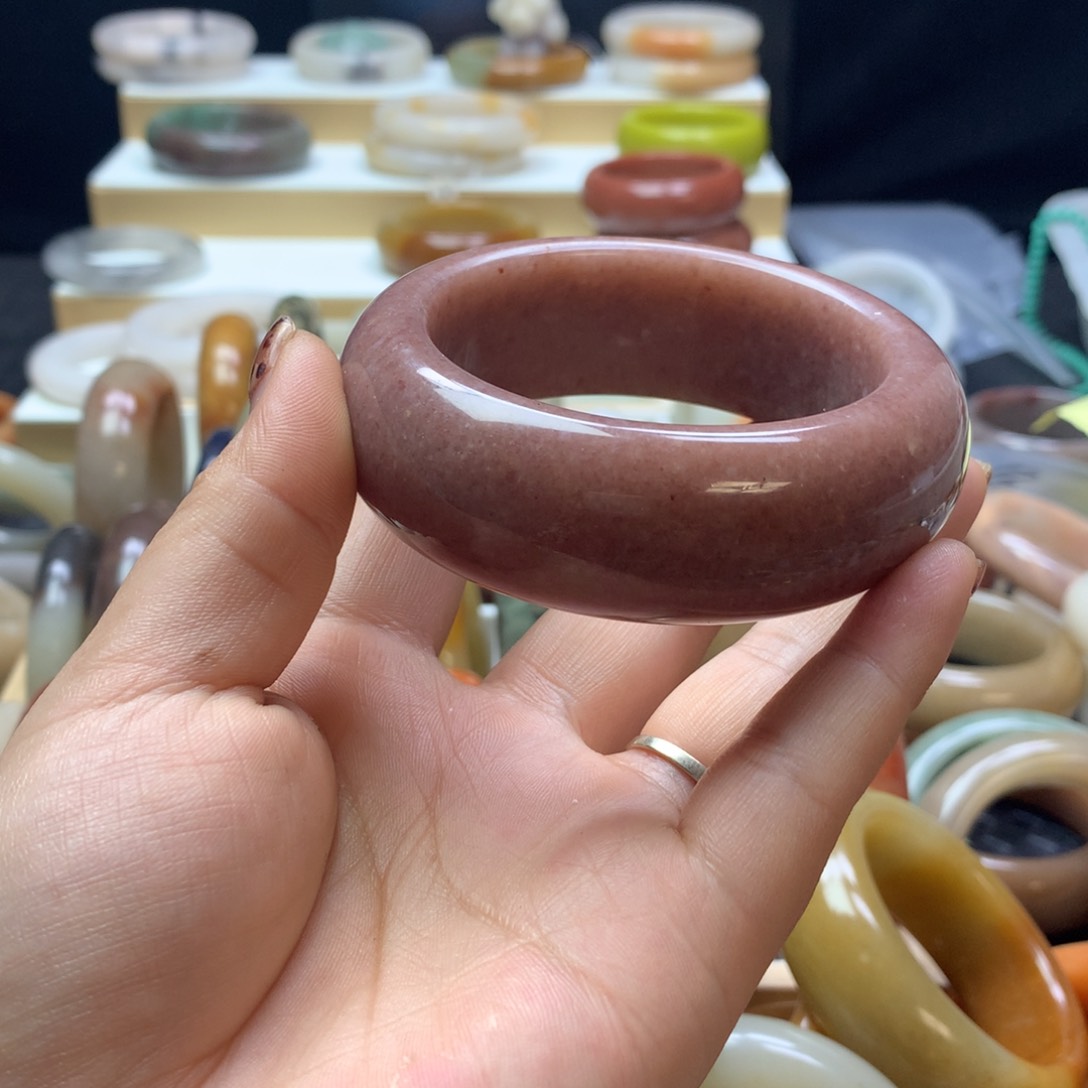 石英质玉手镯未镶嵌