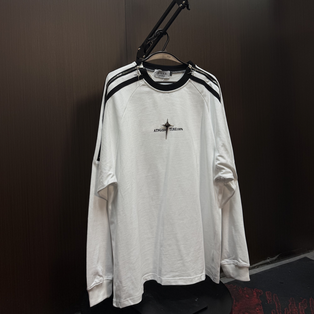 星标拉链  卫衣 