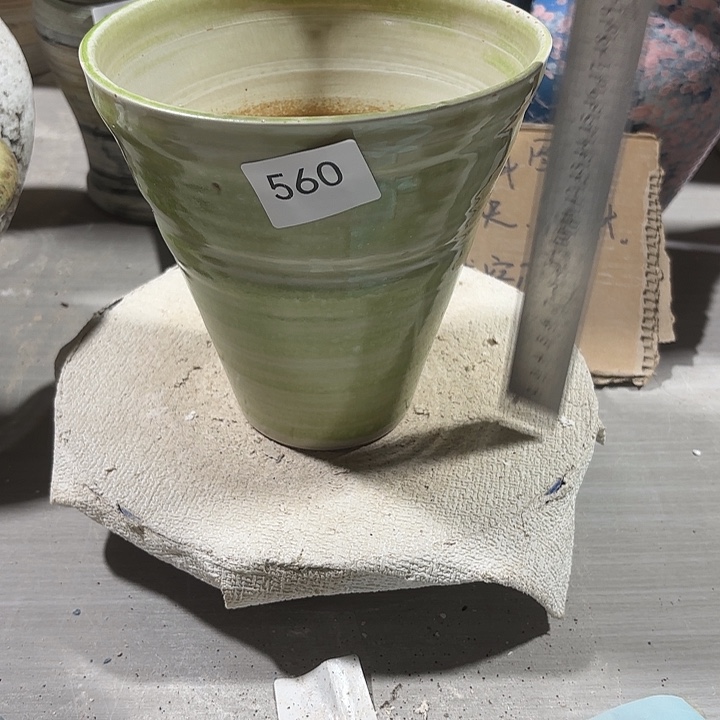 陶摆件高18，口16，有孔，瑕疵处理，560