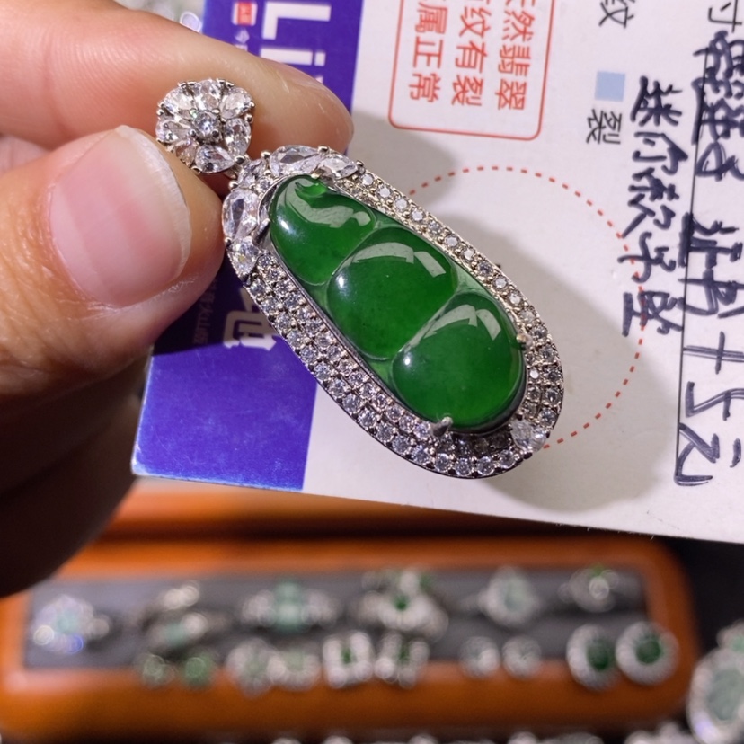 【闪购商品】翡翠颈饰未镶嵌天然