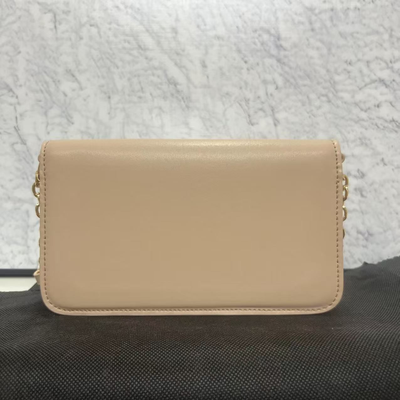 HM584  25新款时尚休闲杏色单肩腋下包