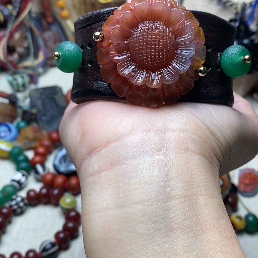 【闪购商品】玛瑙/玉髓手镯未镶嵌々***?