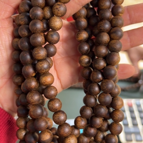 沉香手串乌身红土39克卡0.9多样性发1条