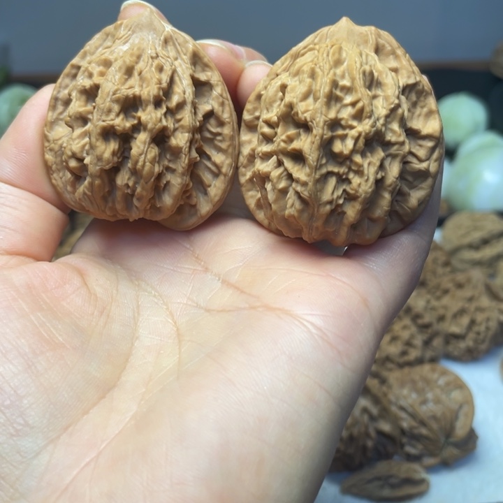 文玩核桃吊坠虎头42
