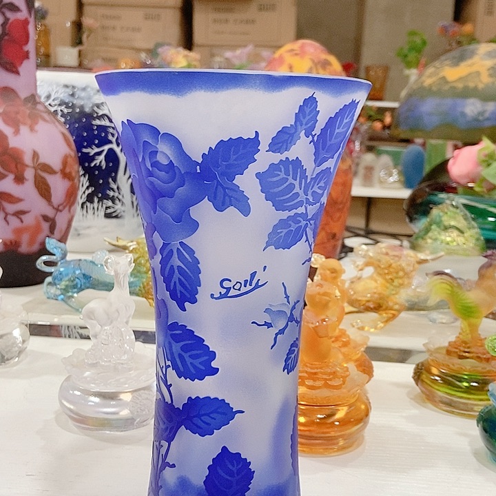 琉璃花瓶高度22厘米口11厘米