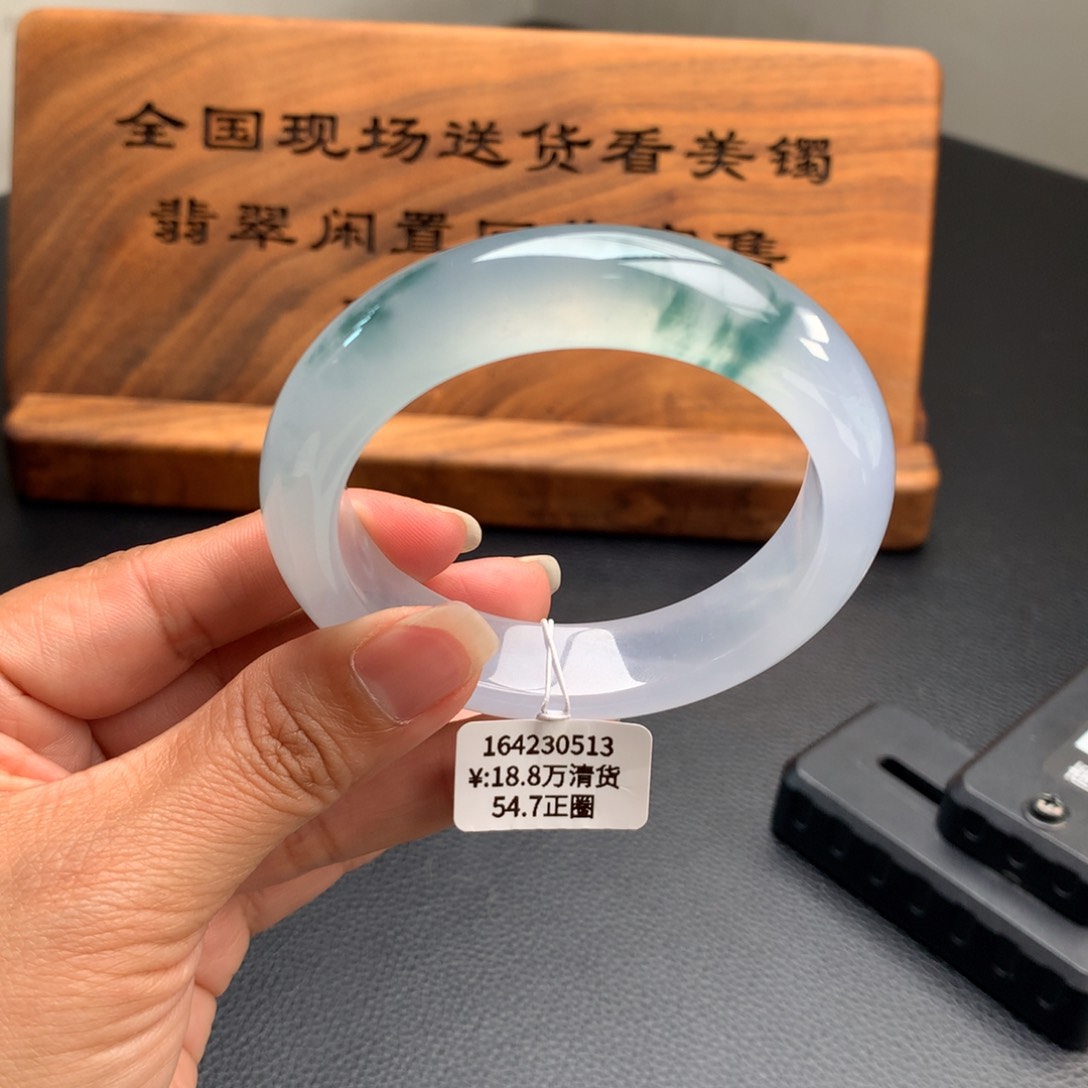 翡翠手镯未镶嵌冰胶蓝底飘蓝花厚妆大泥鳅背54.7圈