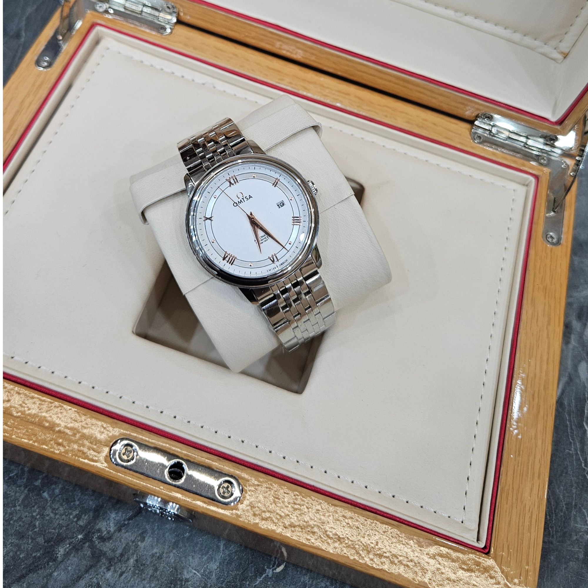 全新未使用/ OMTSA/蝶飞/单日历/表径42mm/全自动机芯腕表DZ5