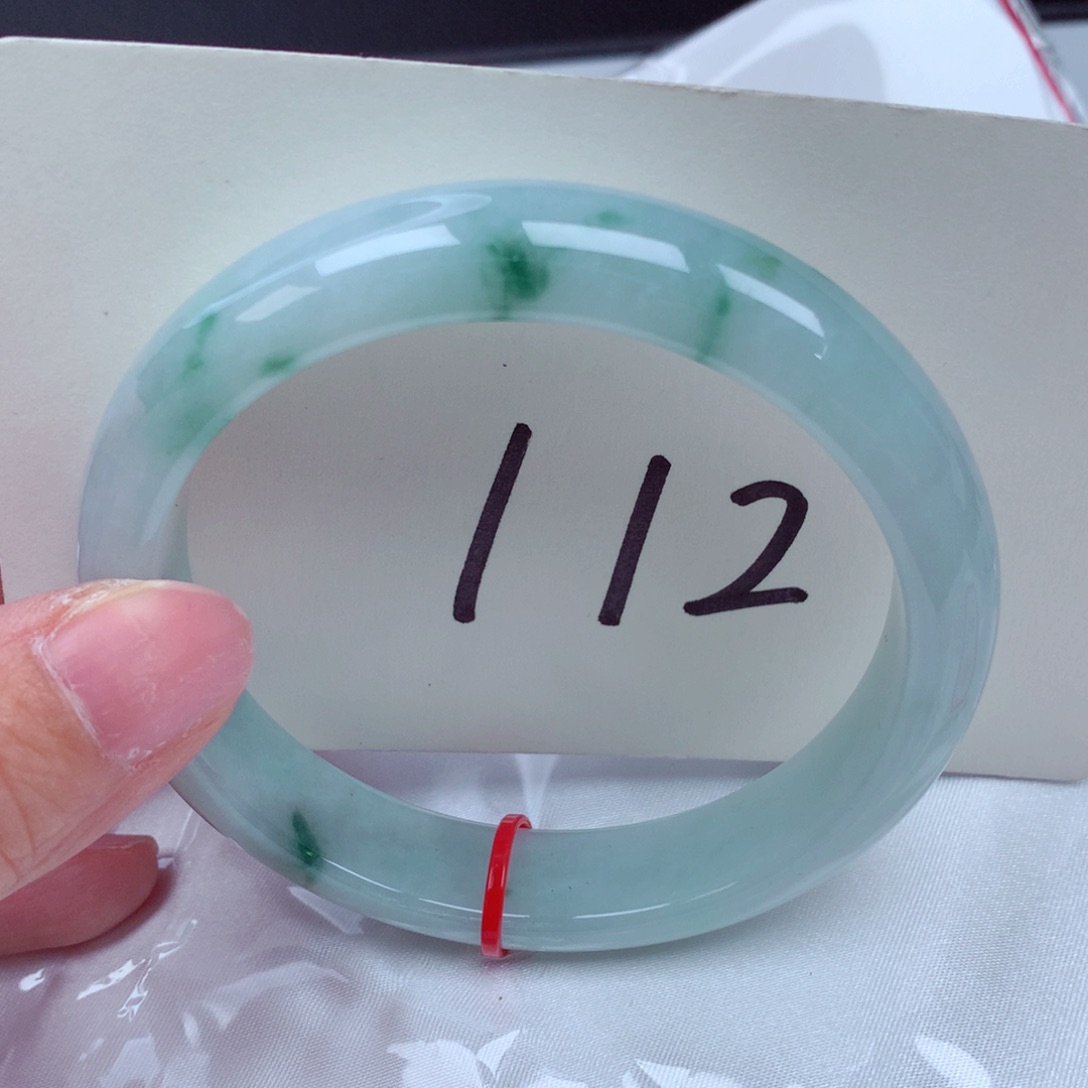 翡翠手镯未镶嵌翡翠