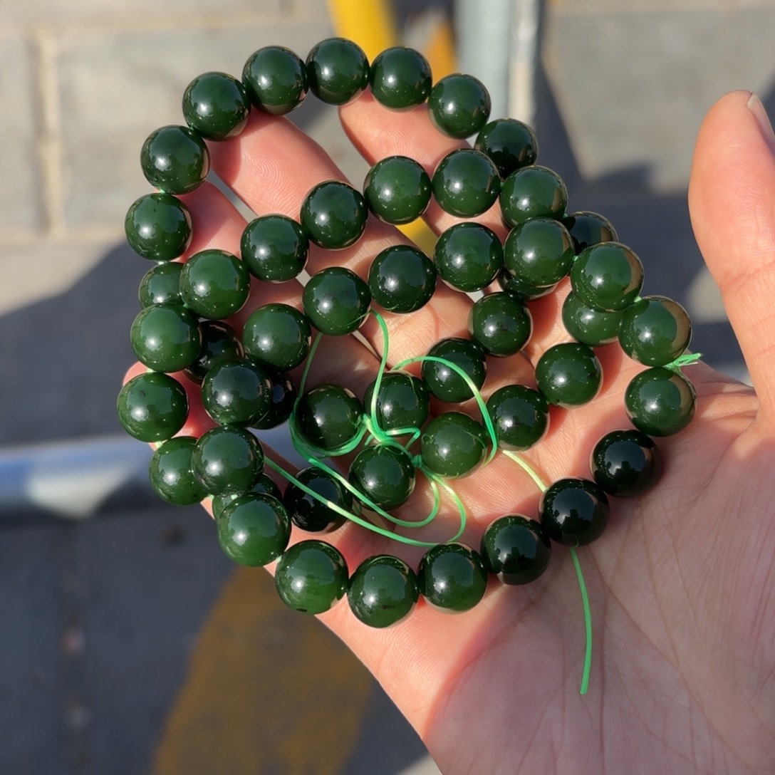 颈饰未镶嵌和田玉（碧玉）手串红皮卡12。多样性拍一发一