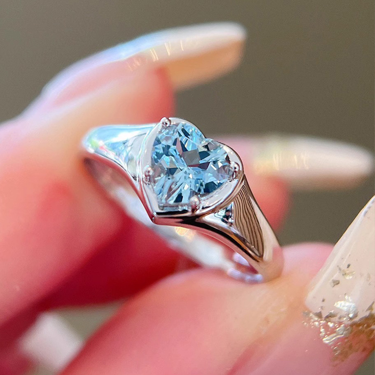 培育海蓝宝石女戒S925爱心戒指轻奢精致镶钻百搭时尚法式个性指环