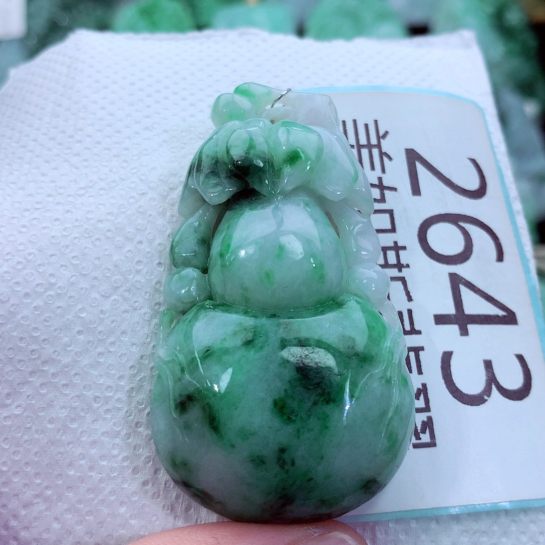 吊坠(不含链)未镶嵌翡翠