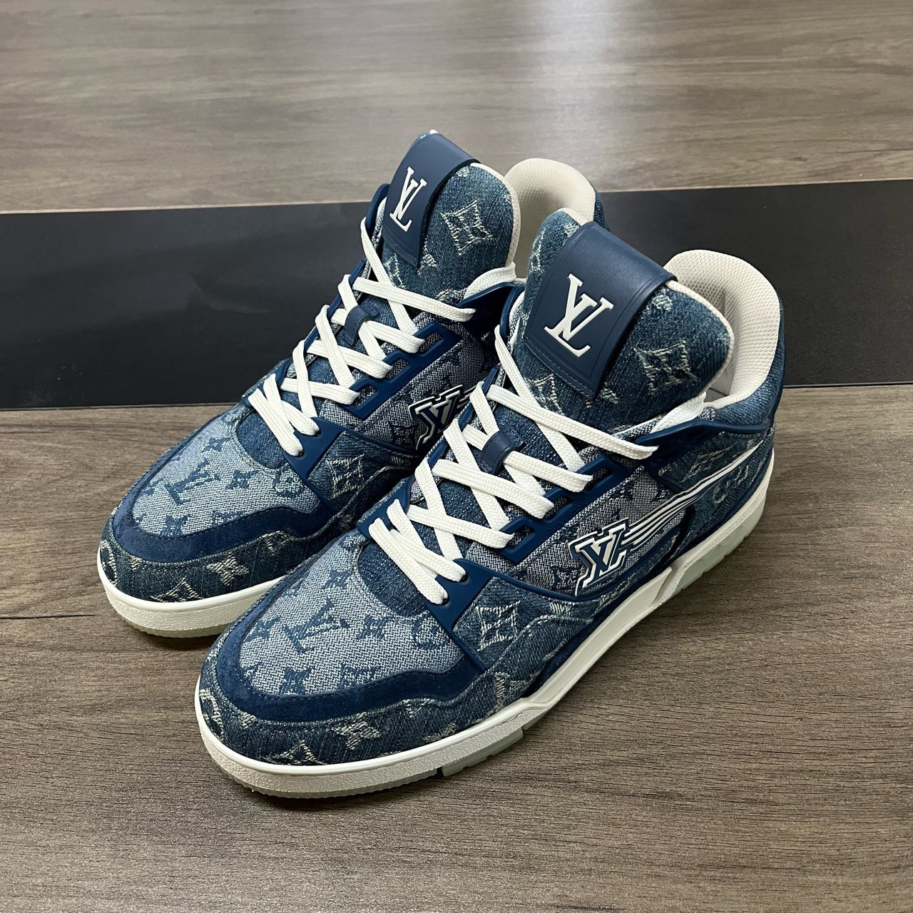 95新 LouisVuitton/路易威登 LV trainer飞翼蓝牛仔 40.5码 f2202