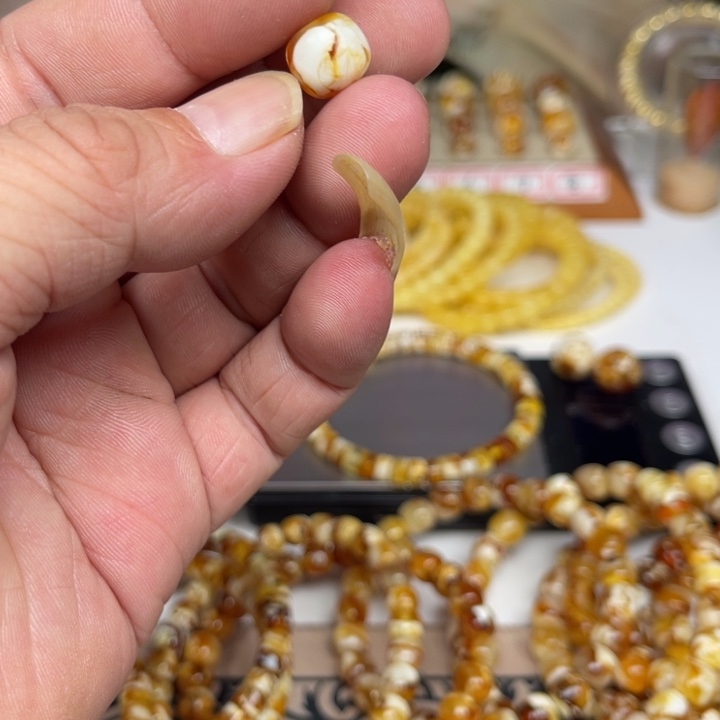 琥珀未镶嵌裸石06号