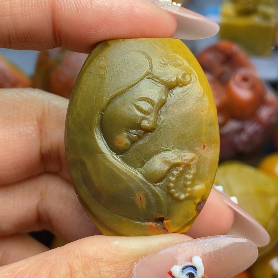 玛瑙/玉髓颈饰未镶嵌战国红