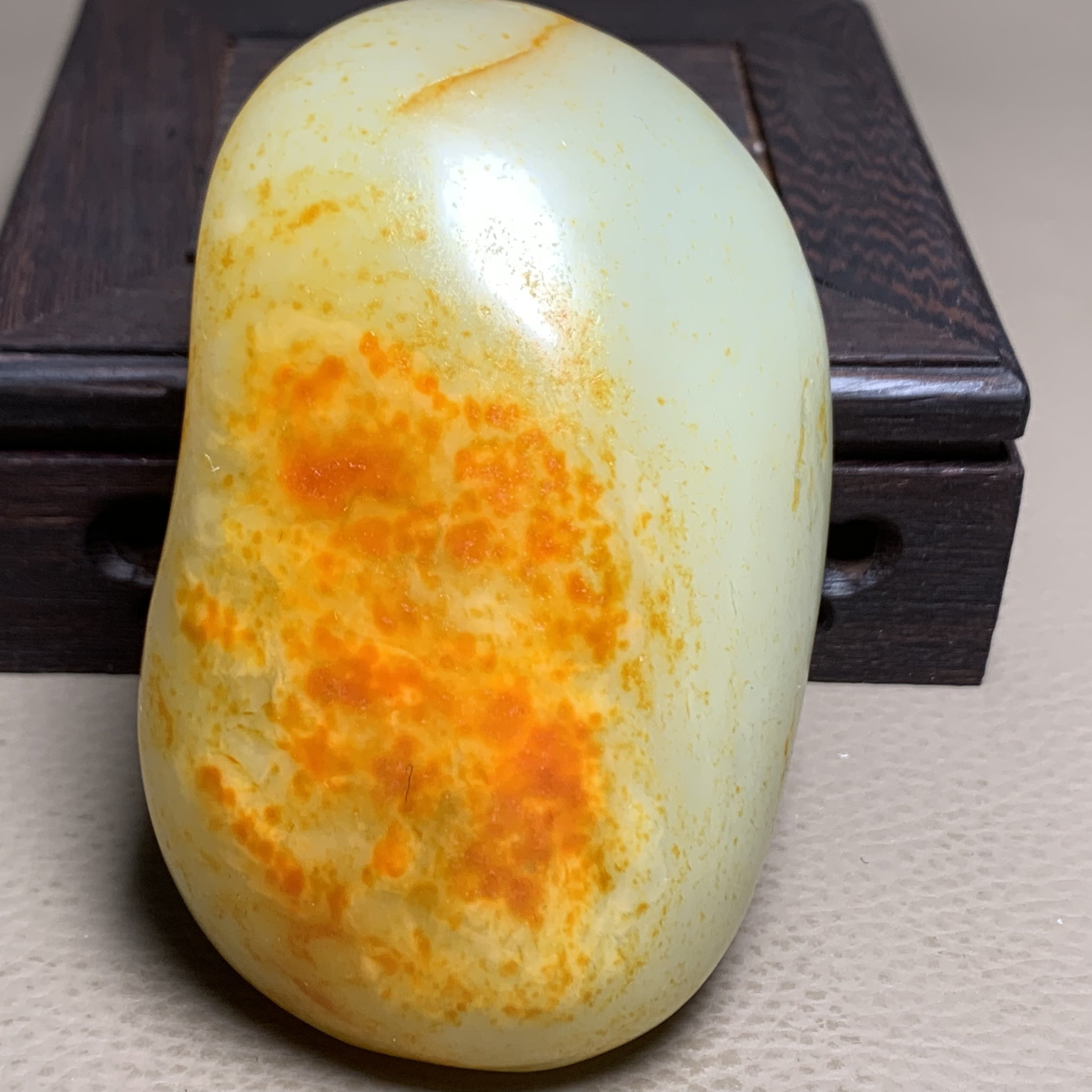 D592海川拍卖和田玉把件