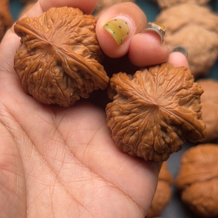 张***芬文玩核桃吊坠88888888