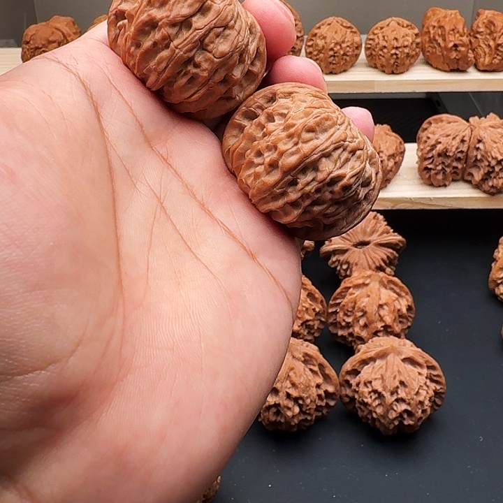 文玩核桃吊坠全品正磨