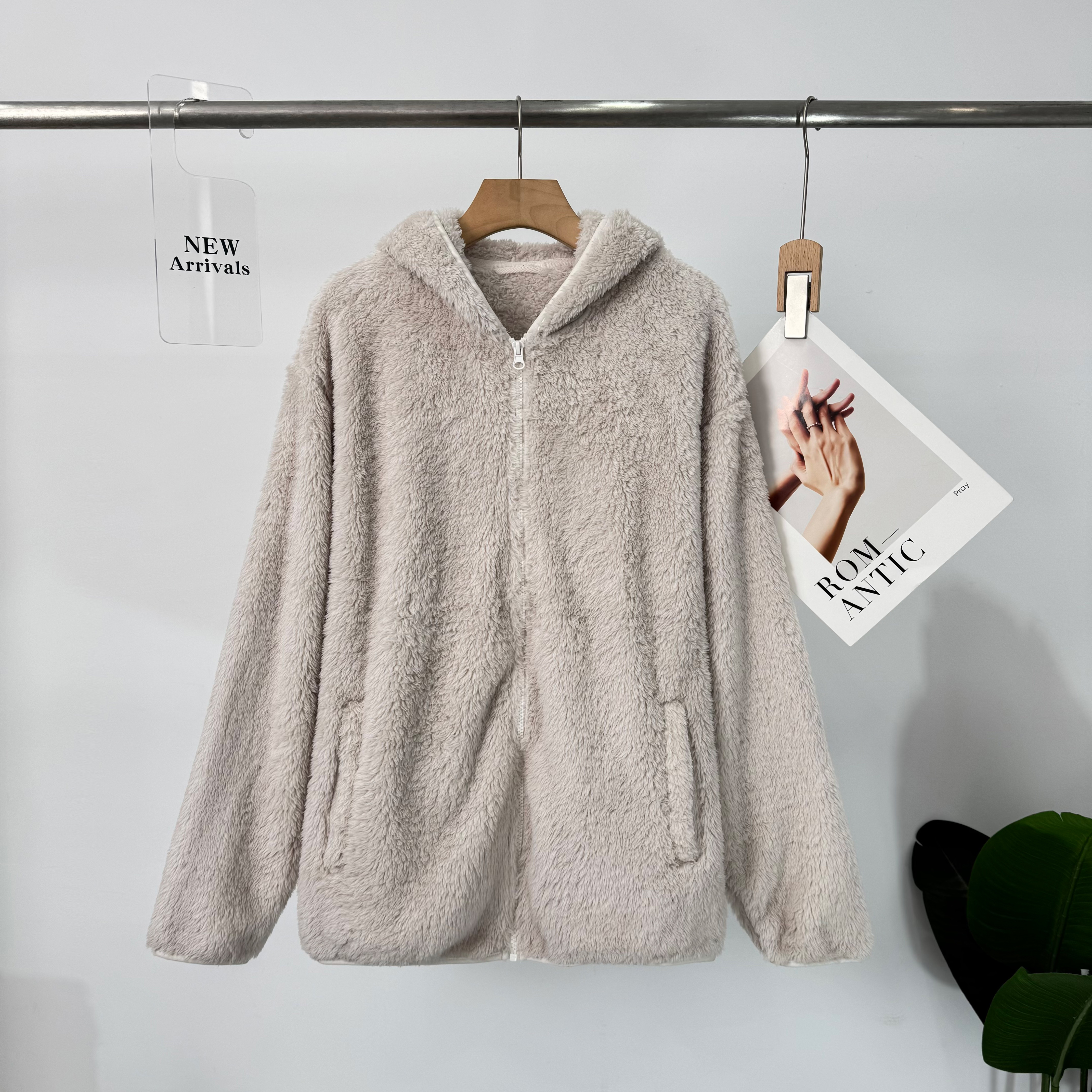 C934女款上衣加绒保暖常规款宽松双面青年不起球情侣连帽秋冬131Z