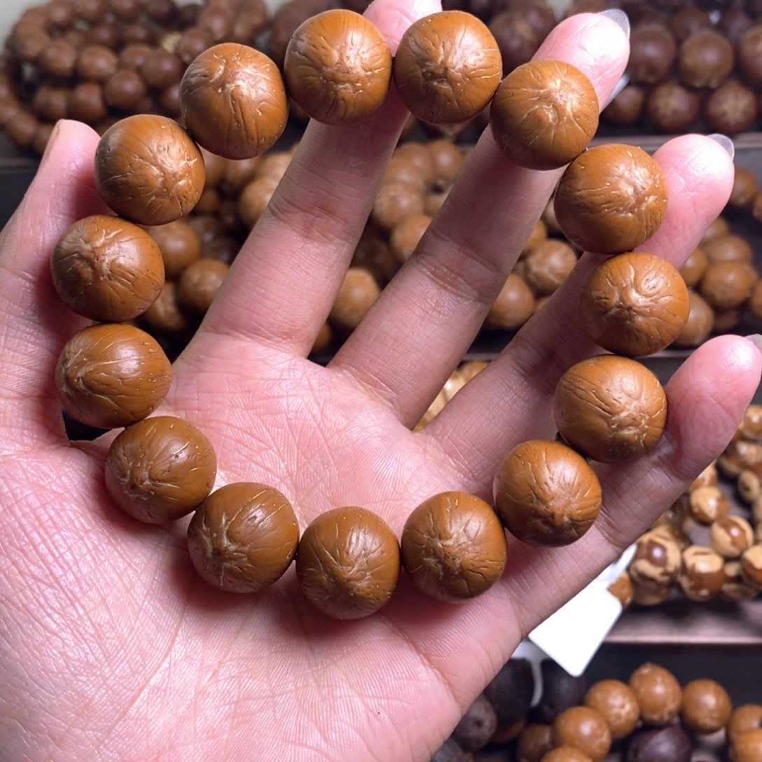 桑****手串紫金鼠16黄金甲原皮