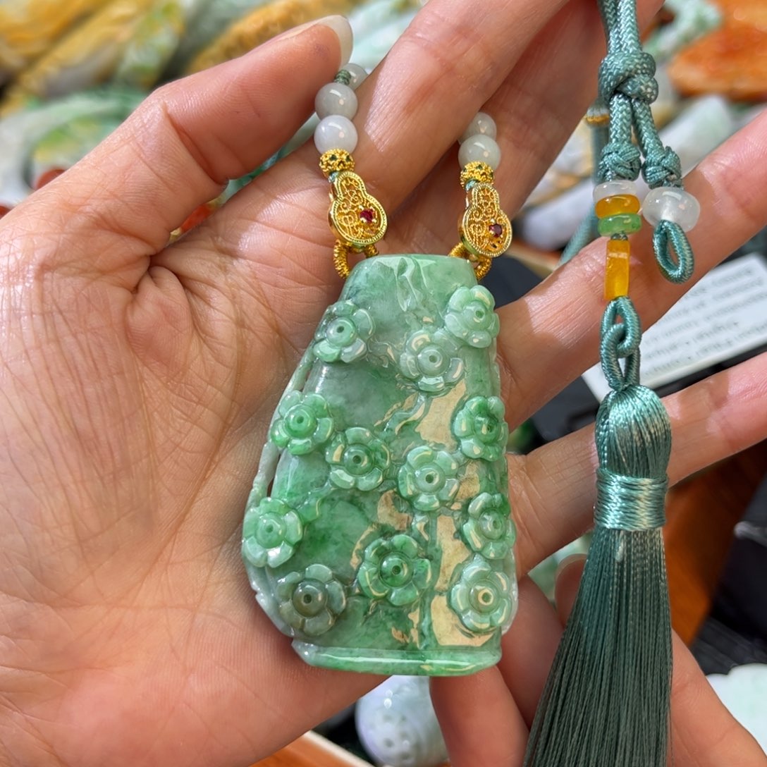 翡翠颈饰未镶嵌待编款