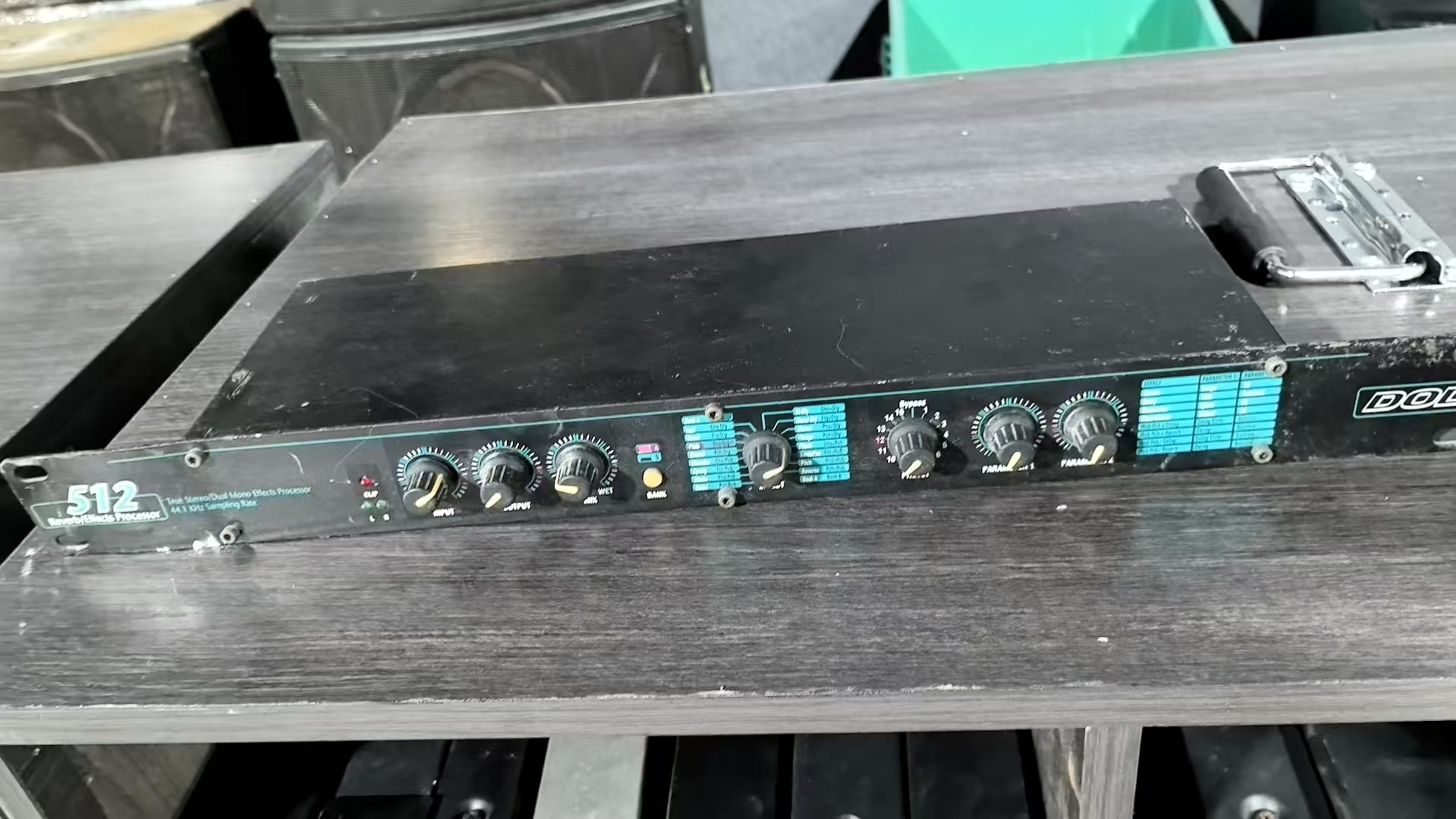 8新  麦克风效果器，无电源，配件处理  不包邮 运费到付