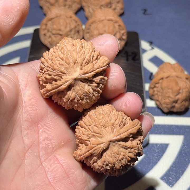 文玩核桃吊坠40全品闷白