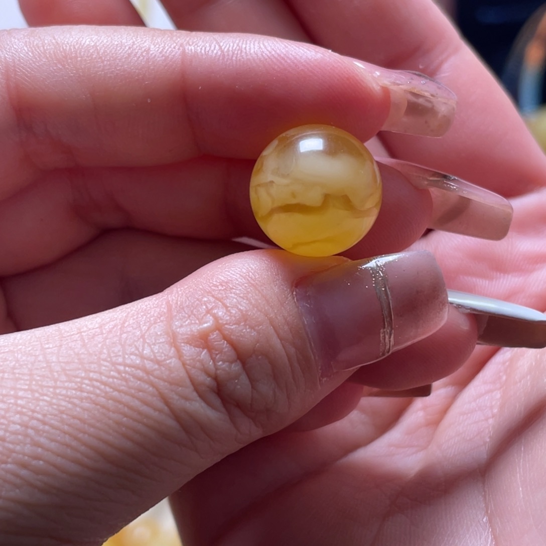 白***u未镶嵌琥珀珠宝奇石