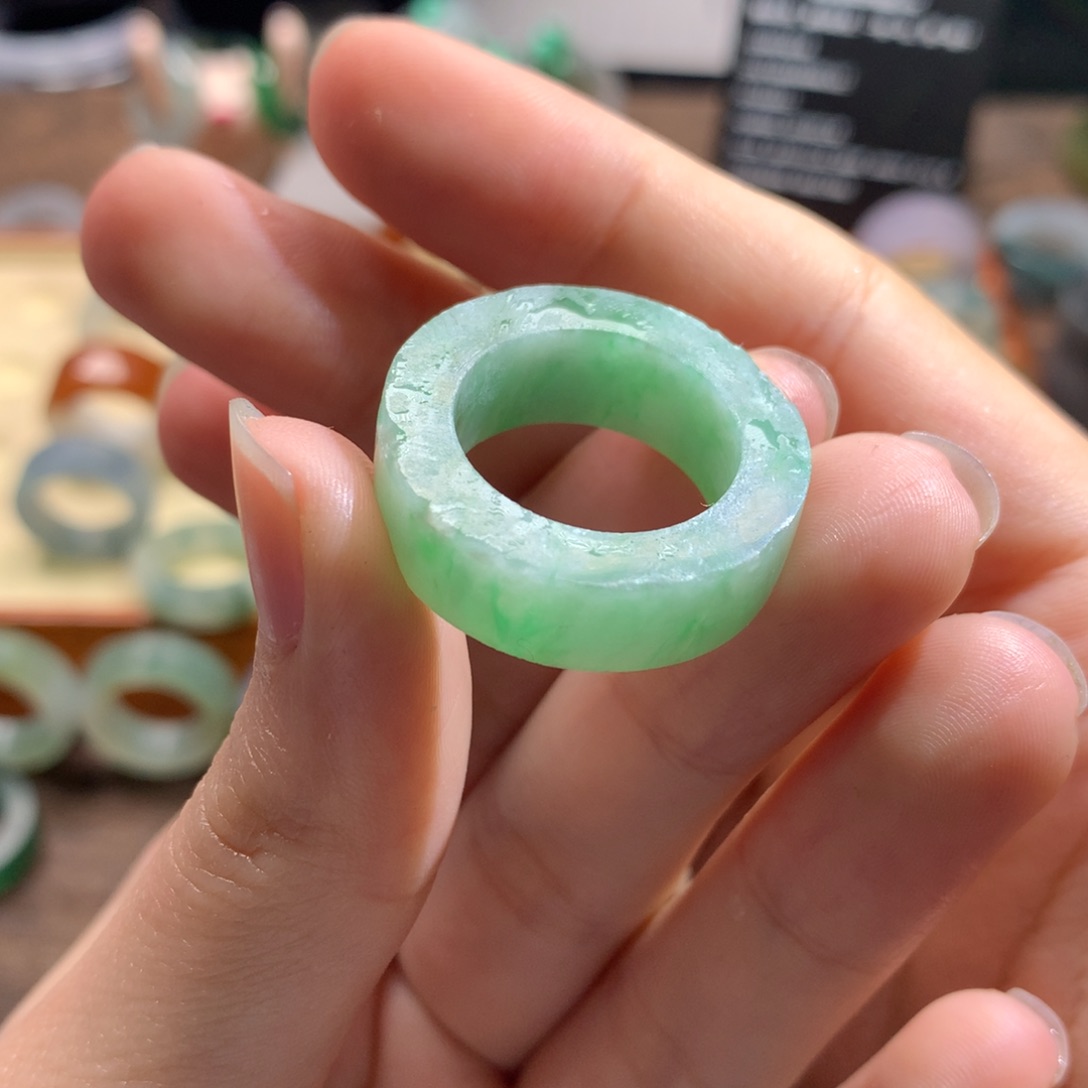 定制翡翠未镶嵌翡翠戒圈 甜果绿 16-19
