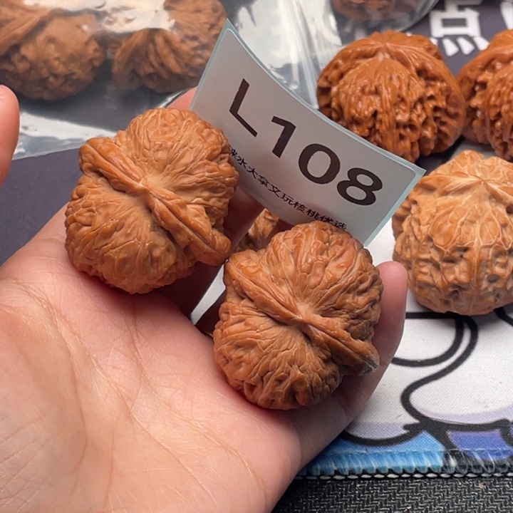 Y***e把件文玩核桃499。   108