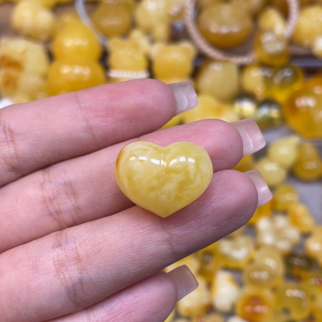 琥珀未镶嵌珠宝奇石