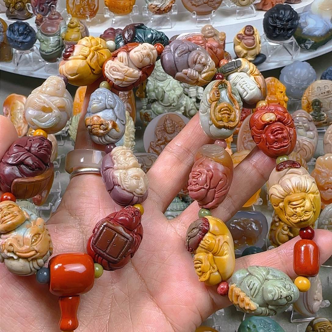 石英质玉长手持未镶嵌天然阿拉善彩玉纯手工雕刻十八罗汉